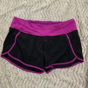 Lululemon Speed Short 2.5 in Purple and Black 10